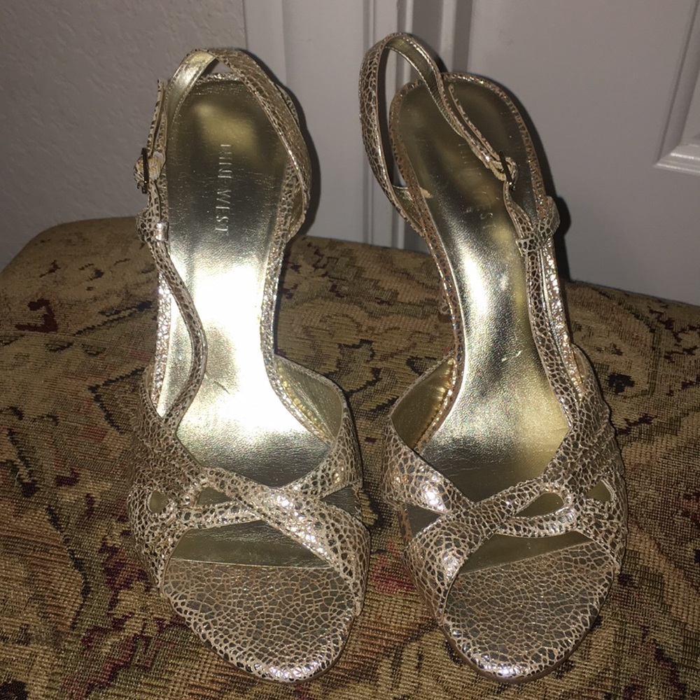 | Nine West | Gold metallic heeled sandals